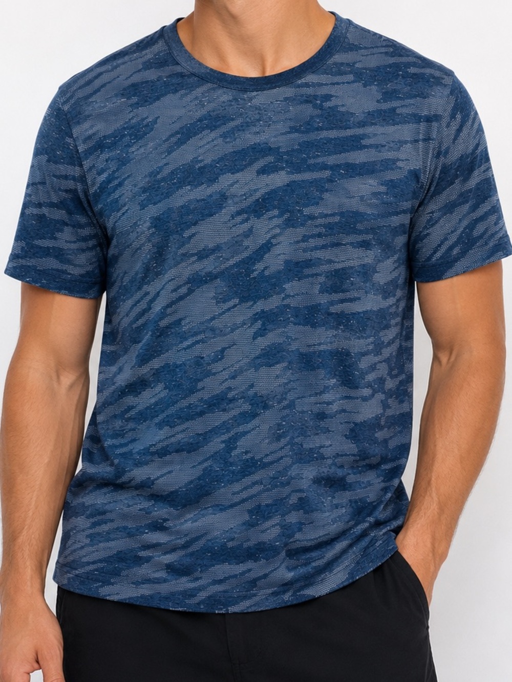 lululemon athletica Men's Navy Blue Heathered Camouflage Crew Tee